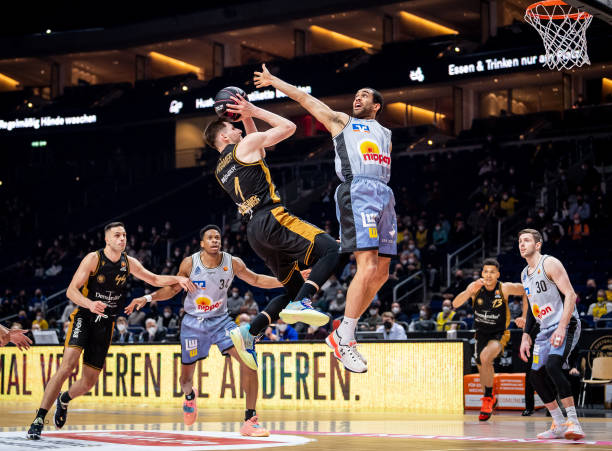 的强攻来消 的强攻来消