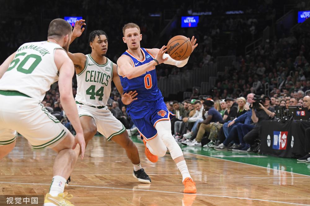 们在笑声中 们在笑声中